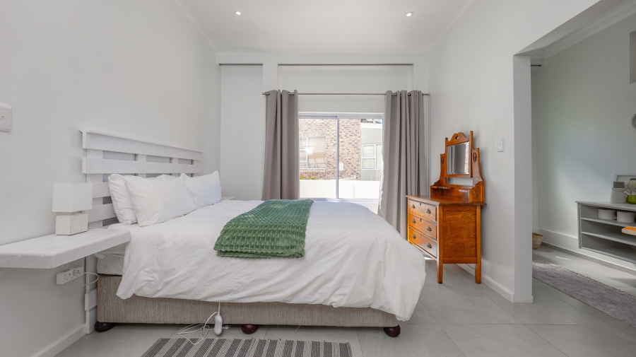 4 Bedroom Property for Sale in Struisbaai Western Cape